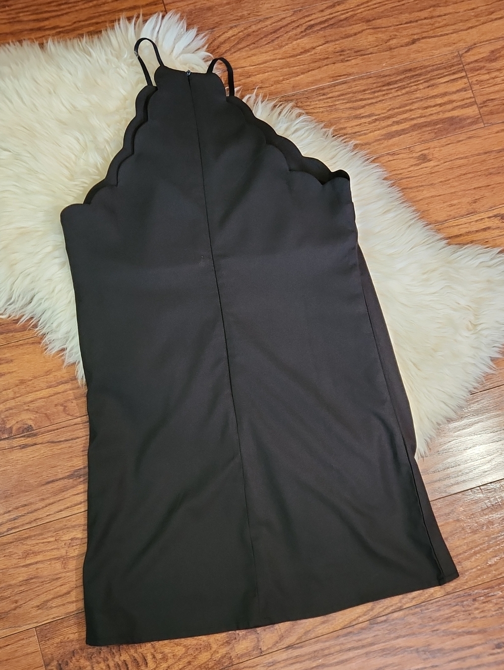 Lulu's Little Black Dress - Picture 3 of 5